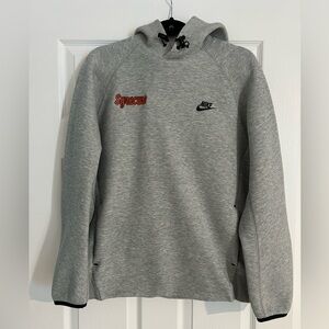 Nike Gray Men's Hoodie with Syracuse script. Size L Fits like M!